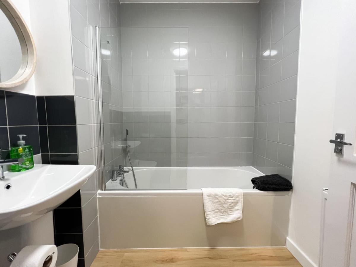 Glasgow 2 Bedroom Apartment Екстер'єр фото